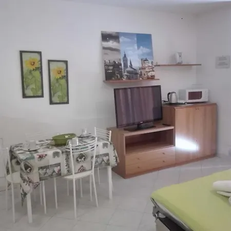 Guest house Caravaggio 3*